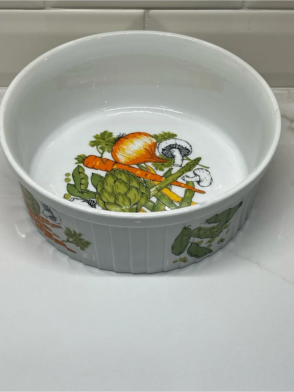 Casserole Dish 8 in Styson Round Vegetable Glossy Oven-to-Table Japan